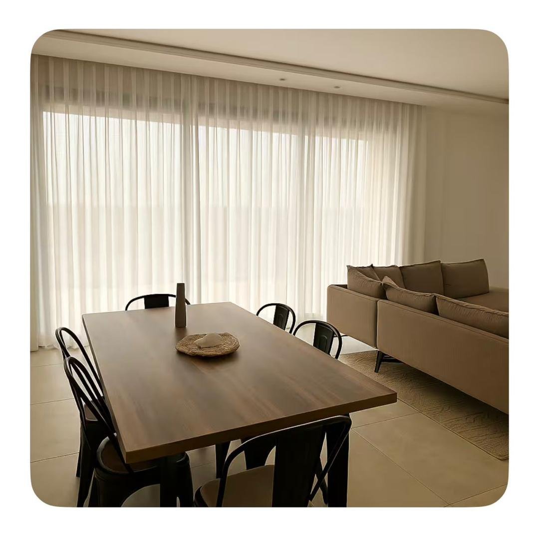 HAVA Angré — Séjour et table à manger